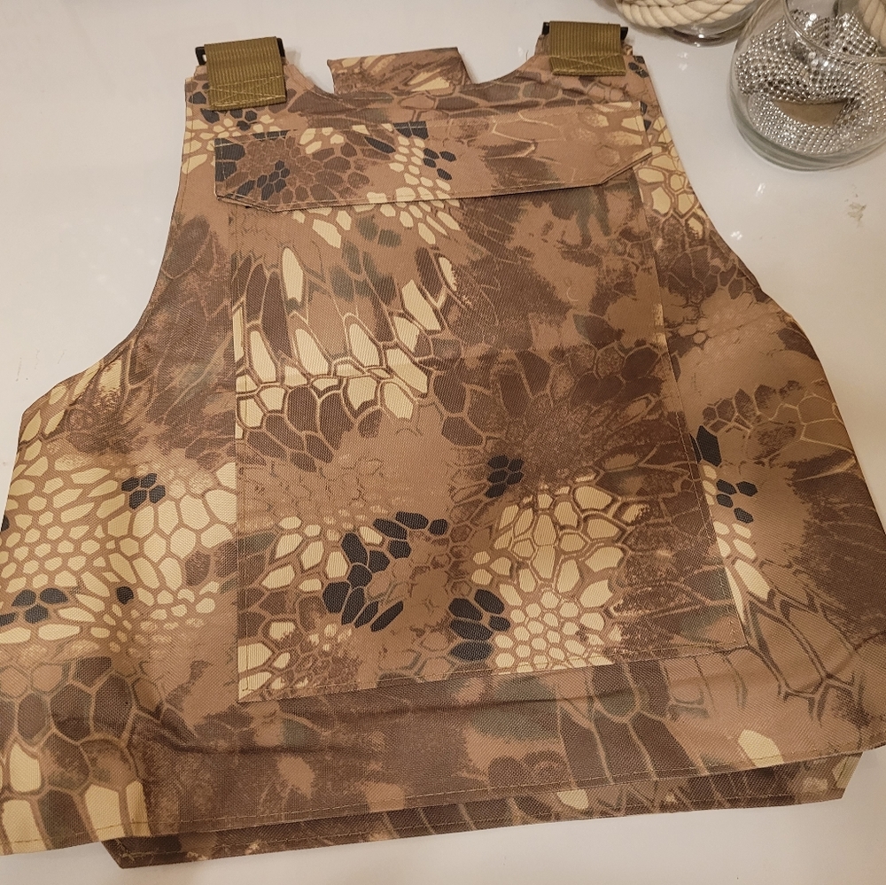 Vest - Picture 7 of 8